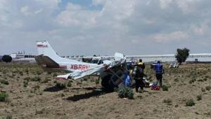 Meksikada korkunç uçak kazası Bir anda yere çakıldı, ölüler var