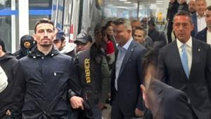 Futbolcu Mert Hakan Yandaş hakim karşısında Futbolcular destek için adliyede