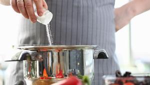 Her gün tüketiyoruz ama riskini bilmiyoruz Mideyi sessiz sessiz yıpratıyor