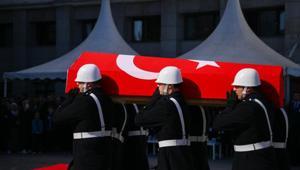 Bakan Gürlekten trafik kazasında şehit düşen polis memuru için taziye mesajı