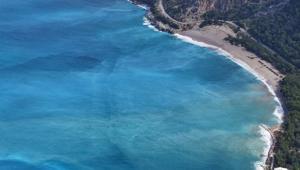 Ölüdeniz’in rengi bir anda turkuaza döndü Yağış sonrası ortaya çıkan manzara havadan görüntülendi