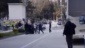 Park yeri kavgası ortalığı karıştırdı Tekme tokat birbirlerine girdiler