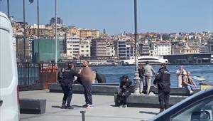 Sirkeci’de dehşet anları Döner bıçağıyla boğazını kesti, kalabalığın ortasında kanlar içinde yürüdü