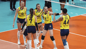 Sultanlar Ligi play-off serisinin ilk maçında VakıfBank, Fenerbahçeyi set vermeden mağlup etti