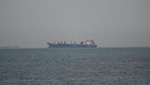 Ateşkesin ardından gözler Hürmüz Boğazından geçmeyi bekleyen gemilere çevrildi