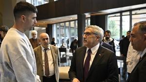 AK Parti Genel Başkan Yardımcısı Yaymandan İbrahim Tatlısese Geçmiş olsun ziyareti