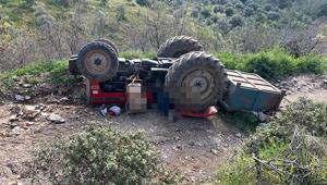 Manisada feci kaza Traktör devrildi, 3 kişi hayatını kaybetti