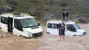 Önce kalp krizi sonra sel felaketi Hastane yolunda yürek yakan son