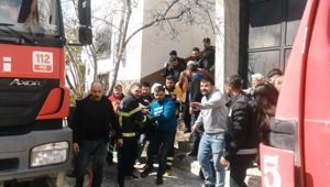 Tokat’ta iki katlı evde yangın Komşusunu kurtarmak için dumanların içine daldı