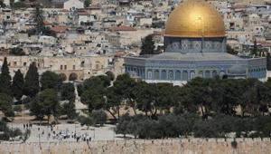 İsrail polisi, Mescid-i Aksada avlusunda 2 kadın ve 1 görevliyi gözaltına aldı