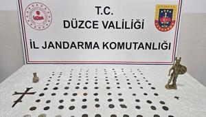 Düzcede Roma ve Bizans dönemine ait olduğu değerlendirilen 136 eser ele geçirildi