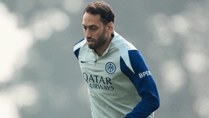Galatasaray iddiasına son noktayı koydu Hakan Çalhanoğlunun menajerinden transfer açıklaması