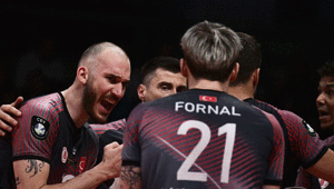 Efeler Liginde ilk finalist Ziraat Bankkart oldu