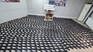 Koli koli silah İstanbulda durdurulan kamyonetten çıkanlar şoke etti