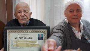 100 yaşında ve hâlâ işinin başında ‘Kontrol etmek için geliyorum’