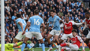 Premier Ligde dev maçta Manchester City, Arsenali devirdi