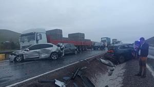 Ortalık savaş alanına döndü Aksarayda yolcu otobüsü 10 araca çarparak durabildi