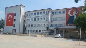 Adanada okul çevresinde silah sesleri Öğrenciler dışarı fırladı