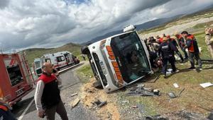 Diyarbakır’da yolcu otobüsü devrildi Ölü ve yaralılar var