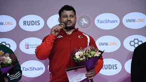 Cumhurbaşkanı Recep Tayyip Erdoğandan Rıza Kayaalpe tebrik