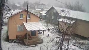 Bahar ortasında kar sürprizi İstanbulun yanı başı beyaza büründü