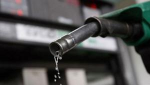 İNDİRİM TABELAYA YANSIDI 23 Nisan Benzin-Motorin-LPG güncel akaryakıt fiyatları Motorine kaç lira indirim yapıldı