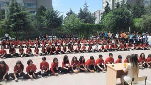 9 kişinin hayatını kaybettiği Ayser Çalık Ortaokulunda sessiz 23 Nisan