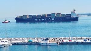 Çanakkale Boğazında arızalanan gemi güvenli bölgeye çekildi