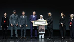 Cumhurbaşkanı Erdoğan, Bir Adam Yaratmak filminin galasına katıldı