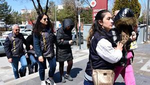 Masaj salonu görünümlü fuhuş operasyonu 23 kadın kurtarıldı: Para ve altın ele geçirildi