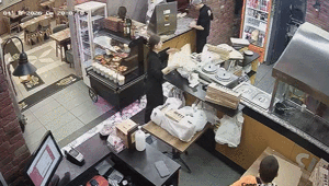 Otelde şaşkına çeviren olay 25 restorandan aynı kişiye peş peşe sipariş: Sinirden oturup pideleri yedim