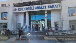 Ereğli’de adliyede şaşkına çeviren olay Tutuklama kararını duyan şüpheli camdan atladı: Ağır yaralı