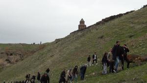 Bin bir kilise şehri Ani, ziyaretçi rekoruna koşuyor Gören Büyüleniyor
