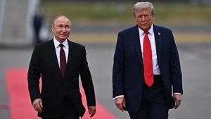 Trump ile görüşen Putinden dikkat çeken İran uyarısı: Kabul edilemez