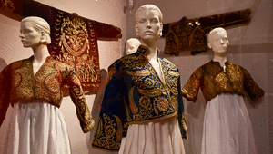 Dünyanın kalbinde Türk imzası Osmanlı zarafeti Gelin Hazineleri Rusya’da sahnede