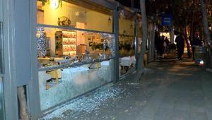 Kadıköy’de akılalmaz anlar Mekandan atıldı, silahla geri döndü