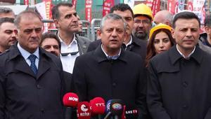 Özgür Özel Kadıköyde 1 Mayıs kutlamalarına katıldı