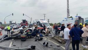 Aydın Efelerde takla atan araç ters döndü Çok sayıda yaralı var