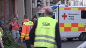 Almanyanın Leipzig kentinde bir araç yayaların arasına daldı