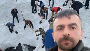 126 gün sonra kar altından çıkarıldı Ekipleri yıkan manzara: Belinde ekmek poşeti, elinde bisküvi