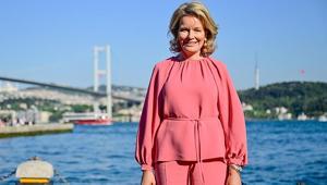 Belçika Kraliçesi Mathilde ve heyeti Ortaköyü gezip fotoğraf çektirdi
