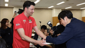 Ferhat Akbaştan Japon basınına Türk lokumu jesti Olimpiyat hedefini açıkladı