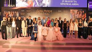 Sihirli Annem’e festival gibi gala