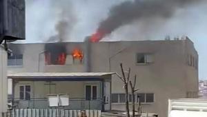 Bayrampaşada 3 katlı iş yerinde yangın