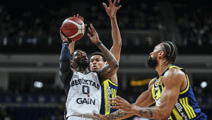 Basketbolda derbi maçında Beşiktaş, Fenerbahçeyi mağlup etti