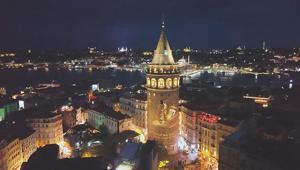 Galata Kulesi’nde anlamlı mesaj Havadan çekilen görüntüler hayran bıraktı