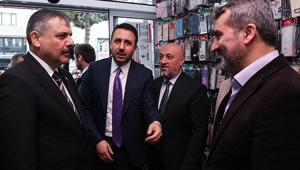 Bakan Çiftçi Bitliste ziyaretlerde bulundu, esnafla bir araya geldi