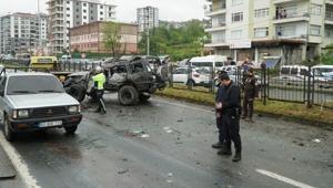 Karadeniz Sahil Yolu’nda can pazarı Takla atarak havalandı karşı şeritteki aracın üzerine çakıldı: 1 ölü, 7 yaralı