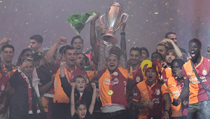 Galatasaray üst üste 4. şampiyonluğunu kutladı