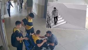 Yürekleri ısıtan görüntü... Bedensel engelli öğrencisini sırtında taşıdı